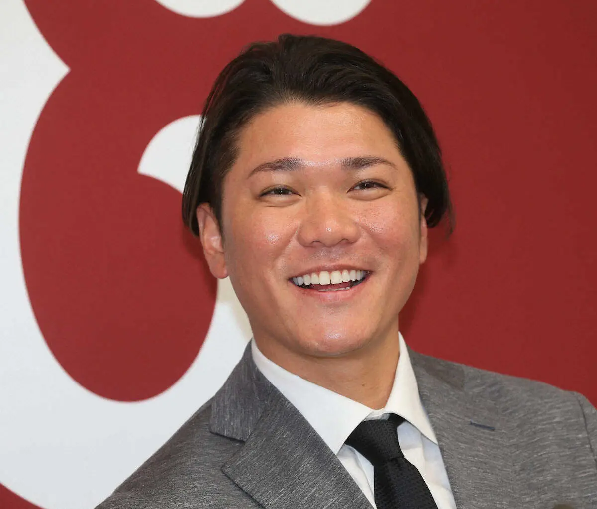 【画像・写真】巨人・坂本が現状維持の6億円で更改「まだまだやれるなと」優勝誓う　複数年契約、来季が最終年