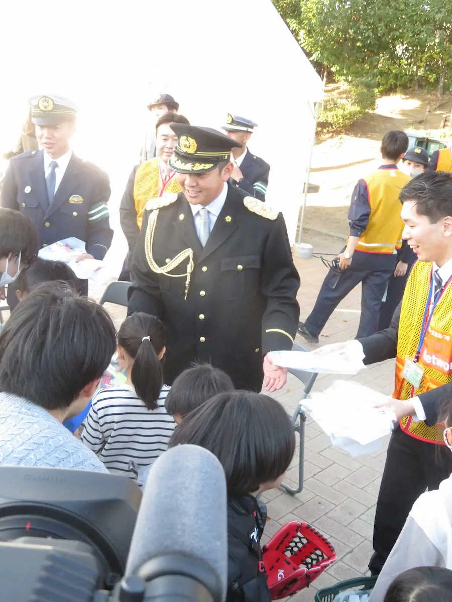 【画像・写真】DeNA山崎、現状維持の3億円で更改　守護神返り咲きへ今オフ4キロ減量に成功「9回をしっかり守る」