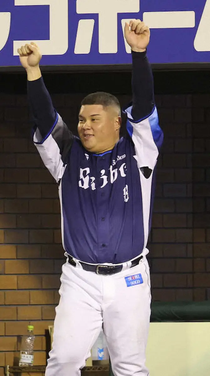 【画像・写真】「隠しマイク夏（6～8月）」西武・栗山　渡部の超短髪パンチパーマに「どこで切ってきたの？表参道か？」