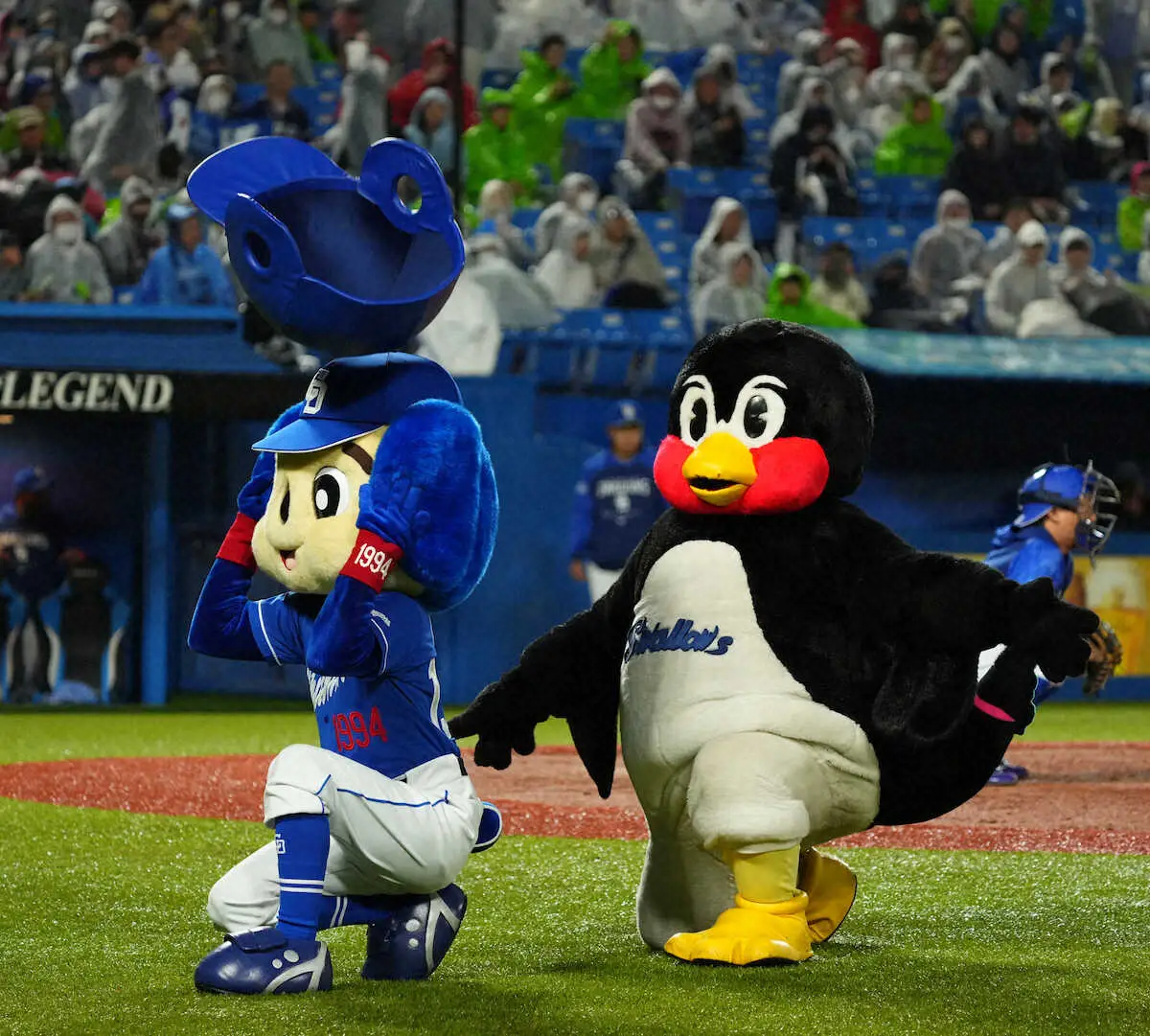 【画像・写真】中日・柳「12球団でマスコットキャラクターと言えばドアラだろ」　越年決定つば九郎に「喝だ！これ！」