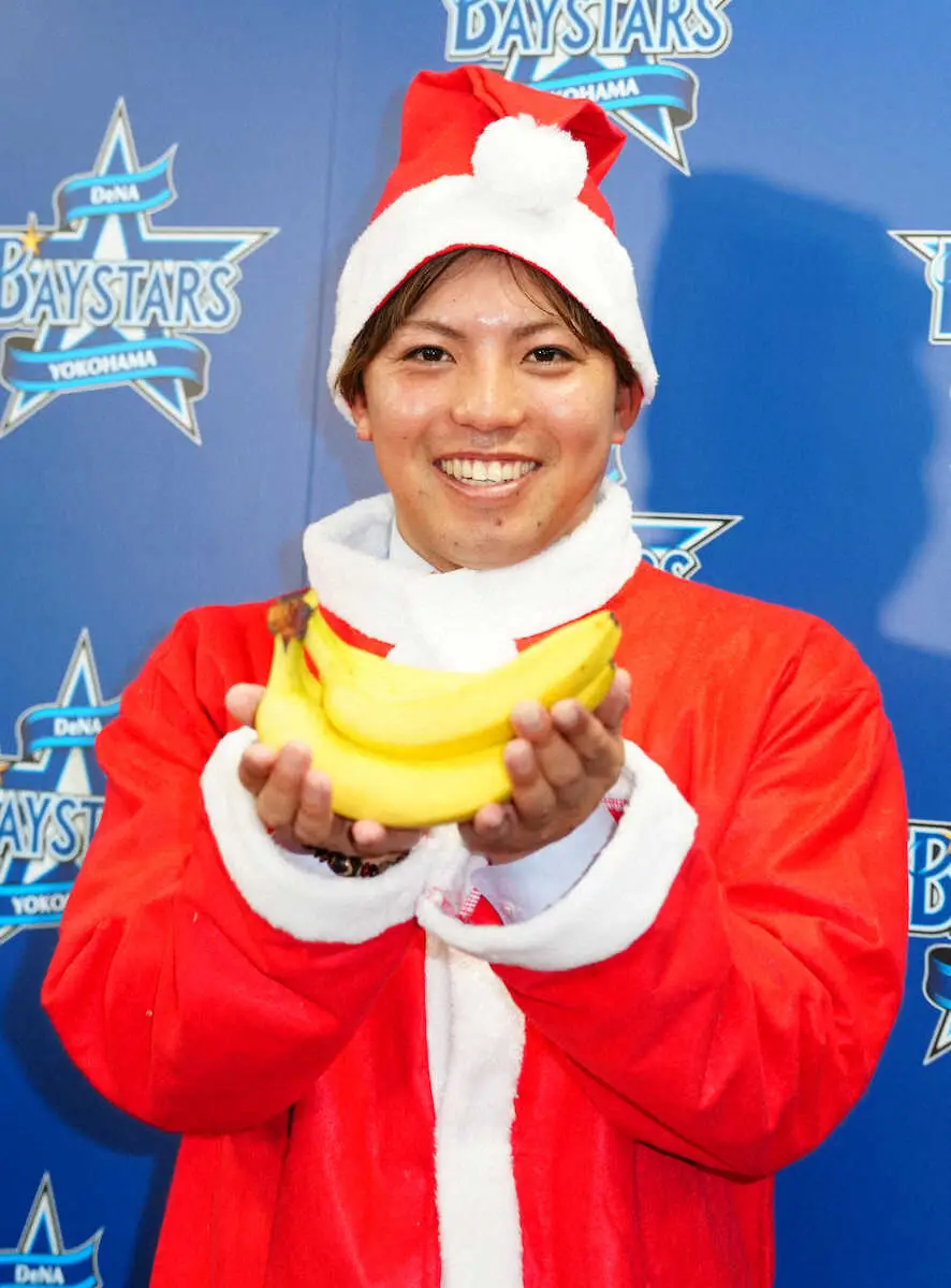 【画像・写真】DeNA・東　一気に大台突破302％増1億500万円で更改　過去2年2勝から“下克上”「妻に感謝」
