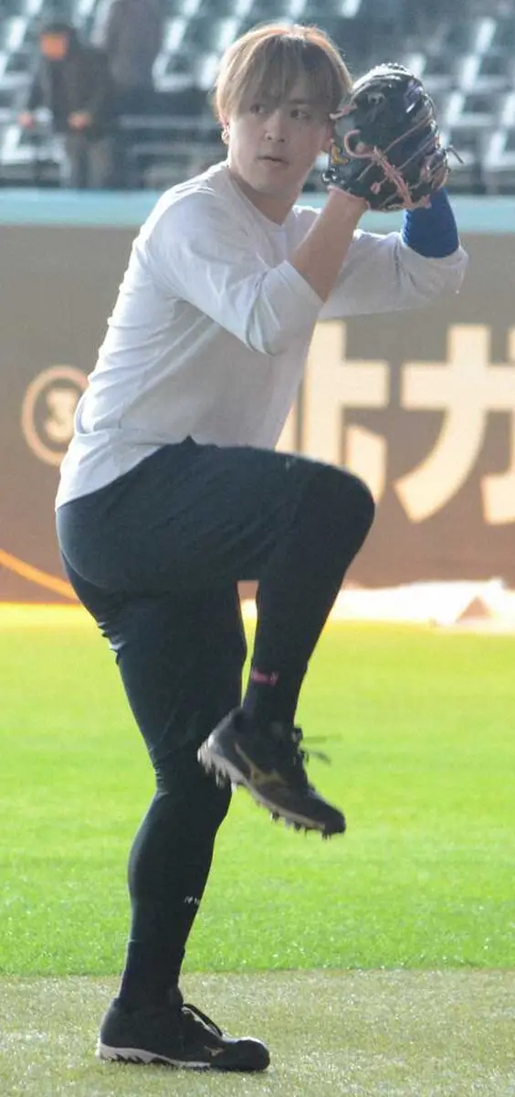 【画像・写真】日本ハム・河野　来季は家族の名前入り“ニューグラブ”「より大切にしないといけない」