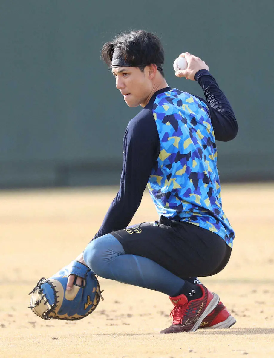 【画像・写真】阪神・栄枝「本能的に来てしまった」鳴尾浜球場で早くも野球モード　