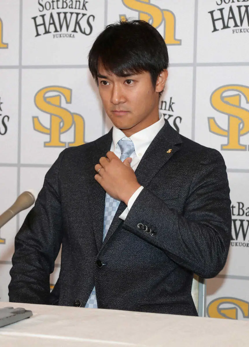 【画像・写真】ソフトB・柳町が2度目の更改　規定打席に達しない野手の査定考慮を求めて500万アップでサイン