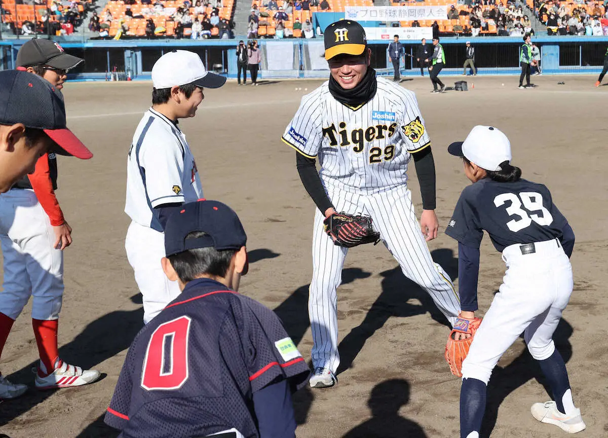 【画像・写真】阪神・高橋遥人　背番号「29」取り戻す　来季から育成契約も…地元・静岡で決意新た「一番下から頑張る」