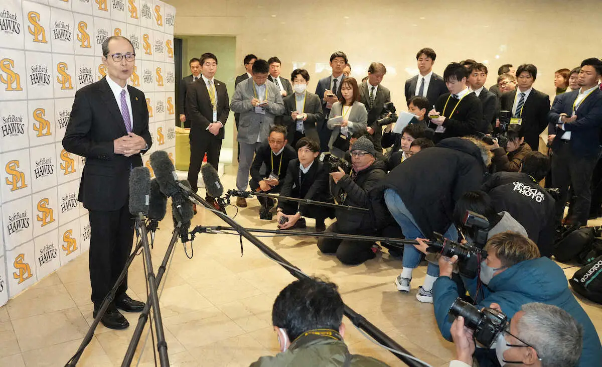 【画像・写真】ソフトB王貞治球団会長が新年一発目に改めてFA加入の山川にハッパ