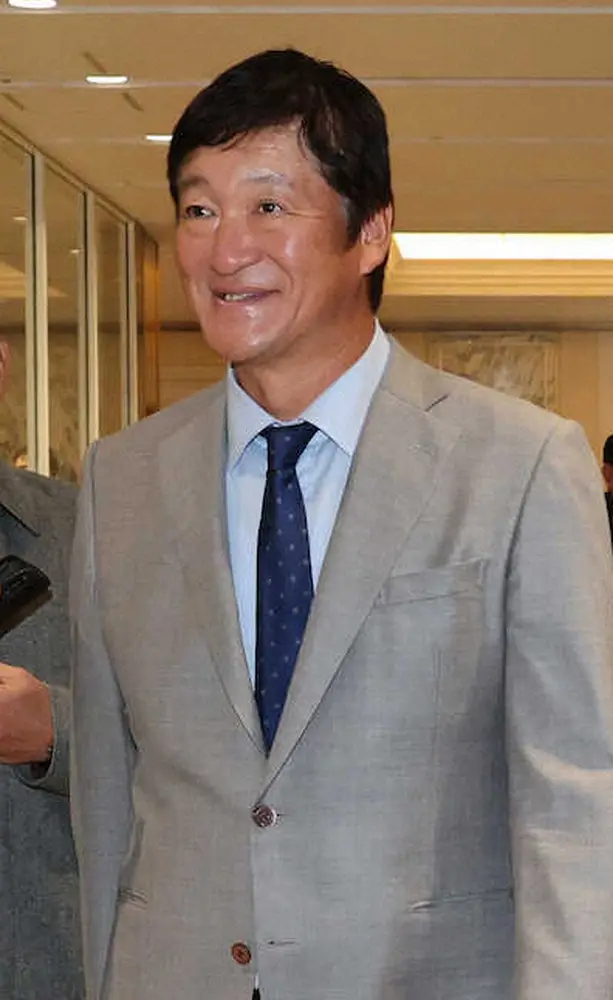 【画像・写真】中日・片岡ヘッド　春季キャンプ“大サバイバル”予告　中田ら大量補強で競争激化