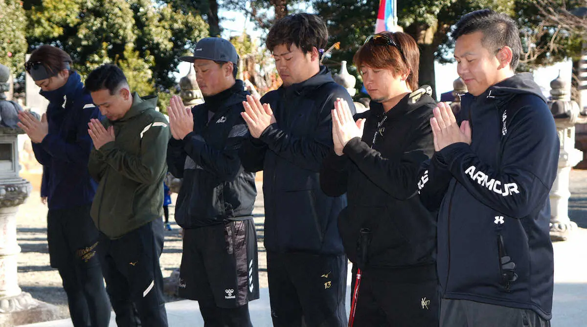 【画像・写真】DeNA・三嶋「勉強させてもらっています」　由伸フォーム参考にモデルチェンジ