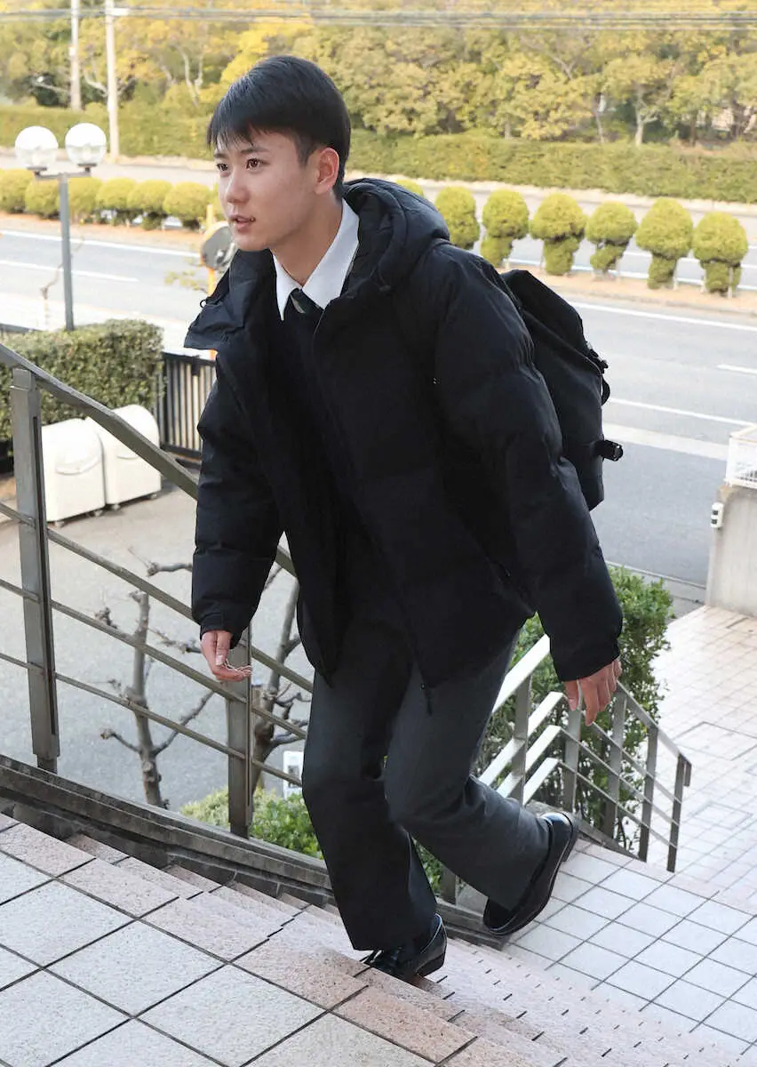 【画像・写真】阪神ドラ3山田「プーさん」で遅刻しちゃった　抱き枕を優先し車に乗れず　駅で迷子になりドタバタ入寮