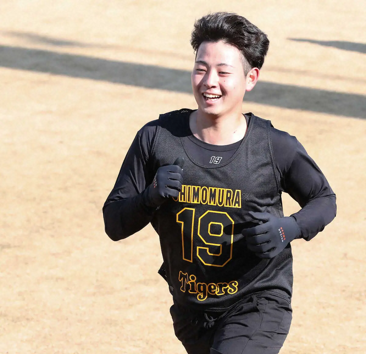 【画像・写真】阪神の新人合同自主トレ初日が終了　ドラ1下村「連覇を目指すチームの力に」