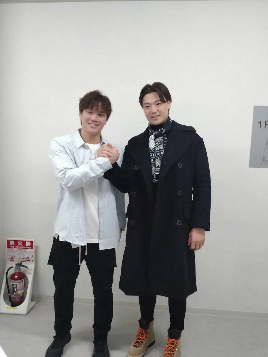 【画像・写真】日本ハムの山崎、伏見がトークショー　オリックス時代の「福寅コンビ」復活で「二人の良さ出していきたい」