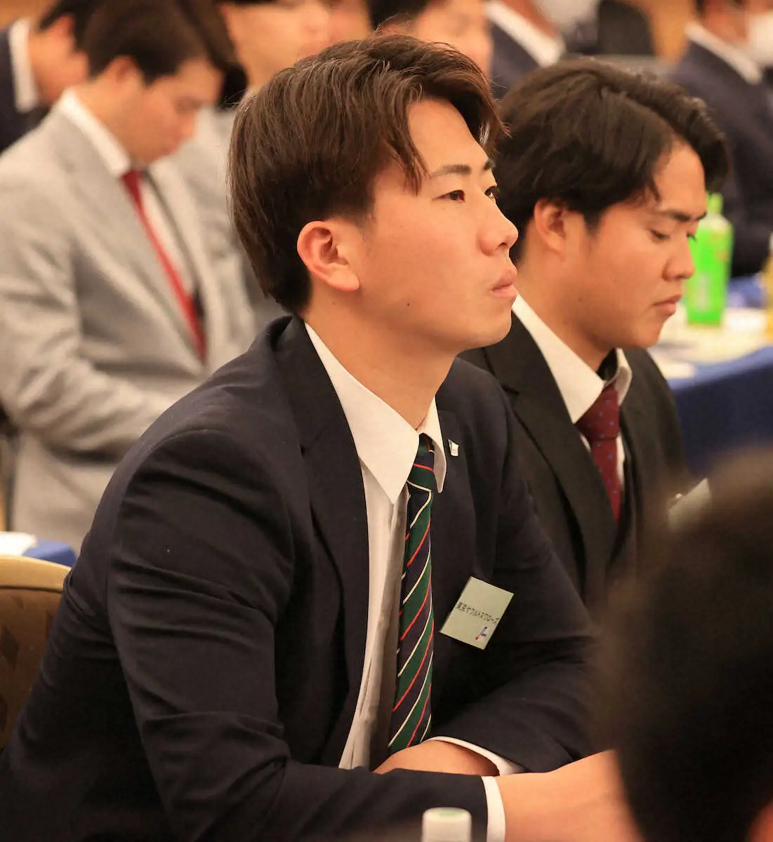 【画像・写真】ヤクルトのドラ1西舘が藤川球児氏との初対面に感激「レジェンド的存在。凄く貴重な時間だった」