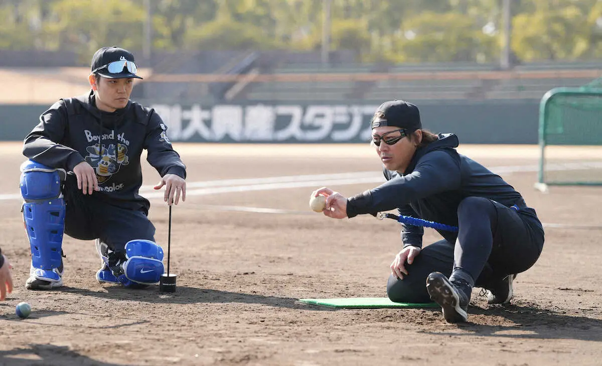 【画像・写真】ソフトB・甲斐が女子プロゴルファーとコラボトレ　大分市での自主トレを公開