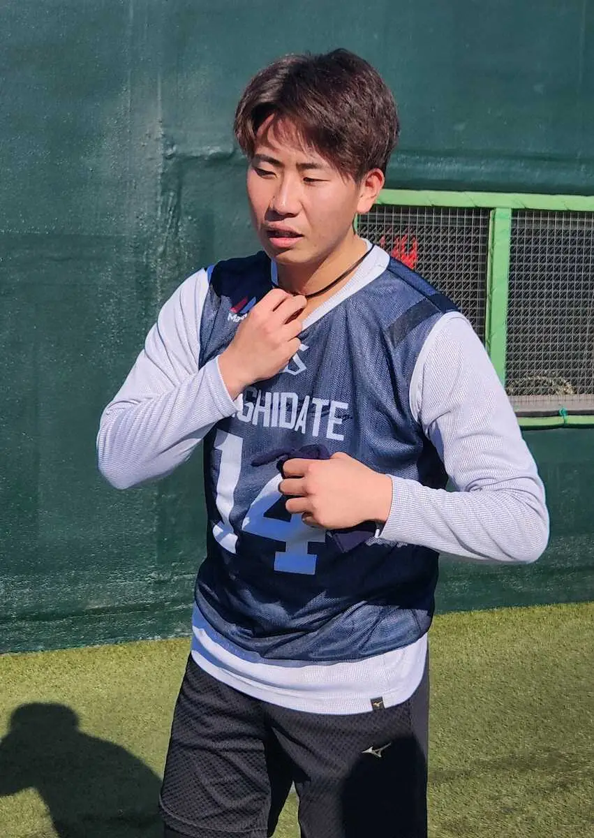 【画像・写真】ヤクルト　ドラ1西舘らルーキーが初のサイン会　西舘はサインを必死に練習　“大切な”時間も使って…