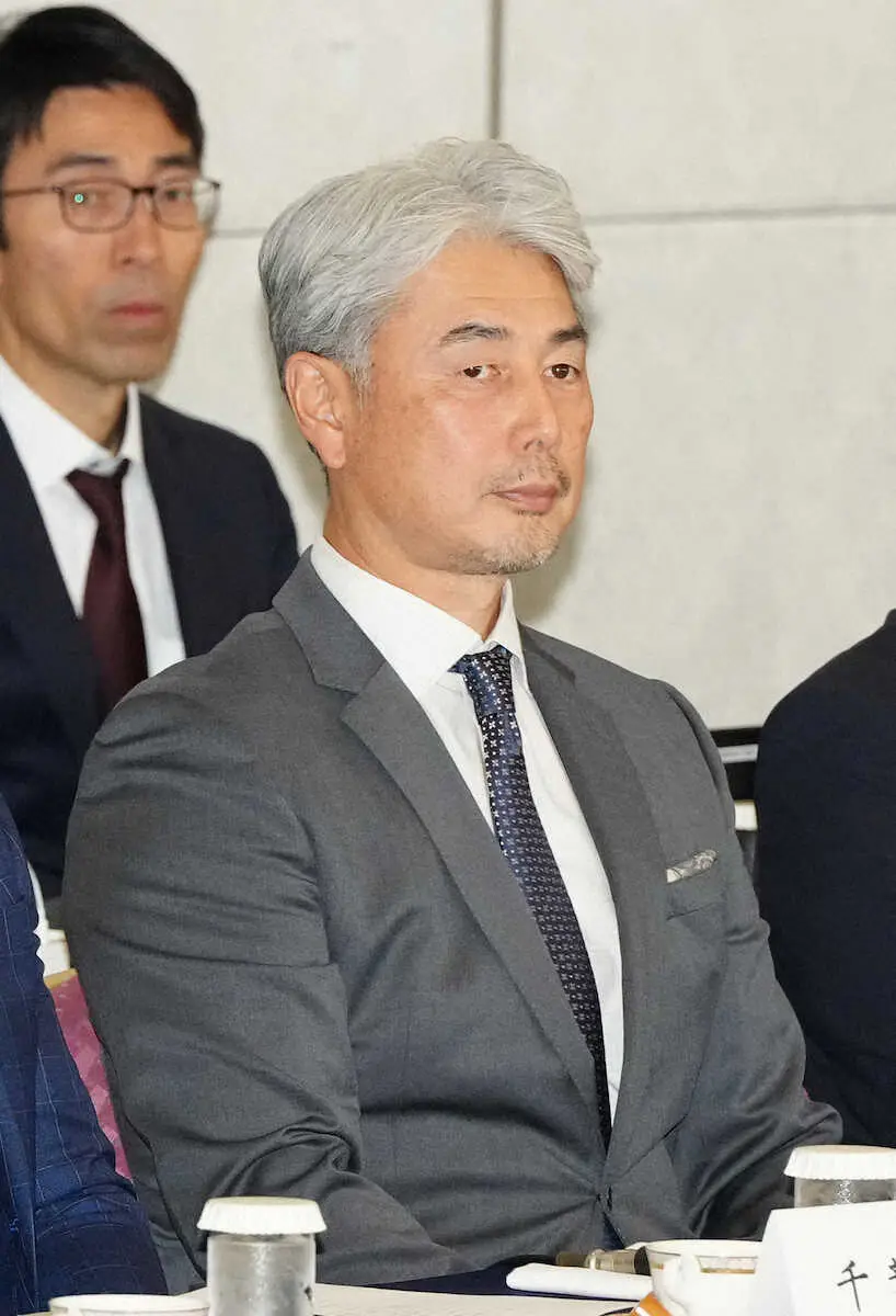 【画像・写真】ロッテ・吉井監督　スピードアップで「私の股関節が持つかどうか…」