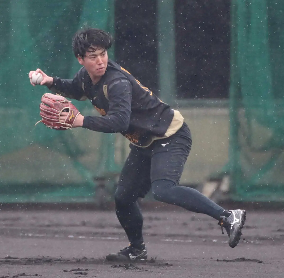 【画像・写真】阪神ドラ5石黒目指す「ソフトB・和田ロード」！小学校の大先輩から「体のケア勉強」して息の長い選手に