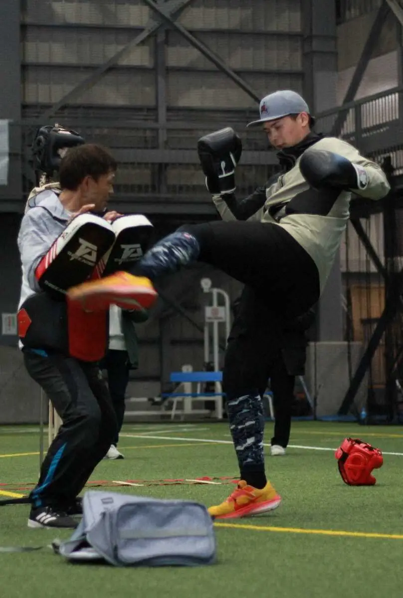 【画像・写真】阪神・井上が鹿児島県鹿屋市でDeNA・大和、牧らと合同自主トレ　飛躍の5年目へ軽快に汗