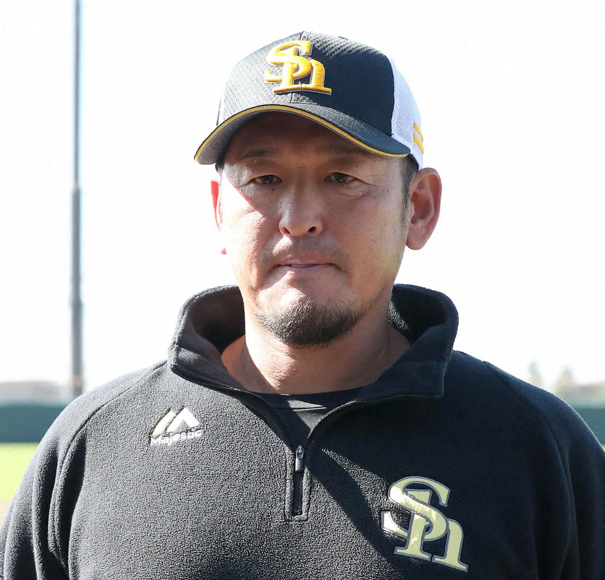【画像・写真】ソフトB・倉野投手コーチが新人合同自主トレを視察　「みんな生きが良く、楽しみ」