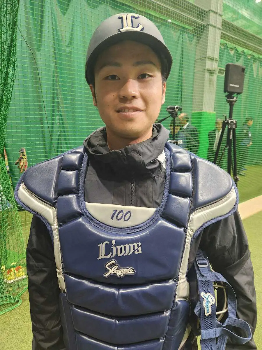 【画像・写真】西武　ドラ1武内のブルペン投球を受けたのは22歳の新人ブルペン捕手　現場デビューに「緊張しました」