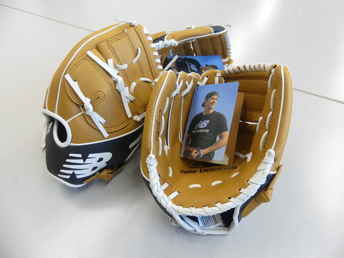 【画像・写真】ドジャース・大谷　グラブ寄贈に併せてバットやボールなどを寄贈した人々に感謝