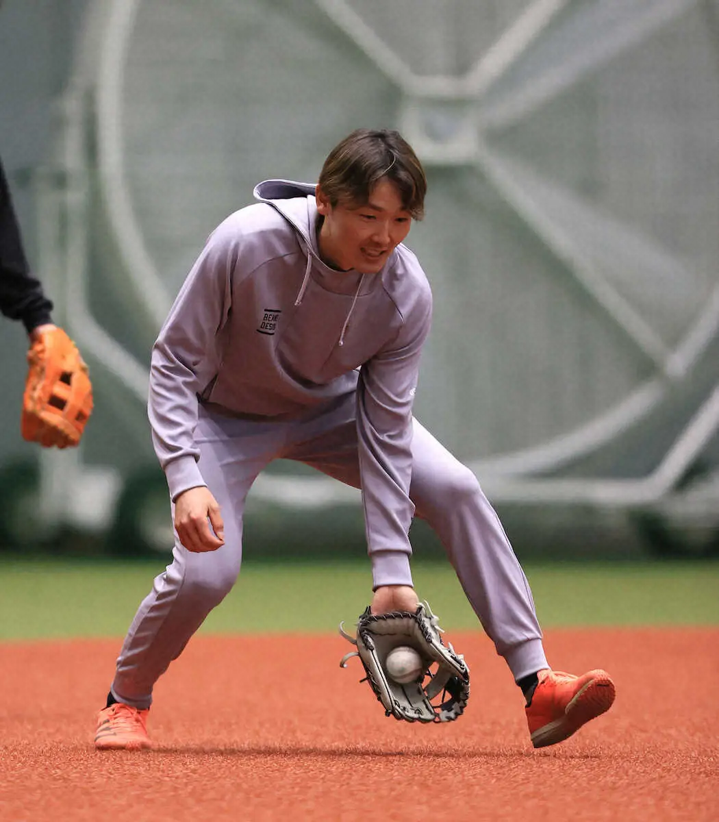 【画像・写真】西武・源田　Hグラブで7年連続GG賞キャッチ！ノーモアWBCの悲劇　リスク軽減へ新補球スタイル