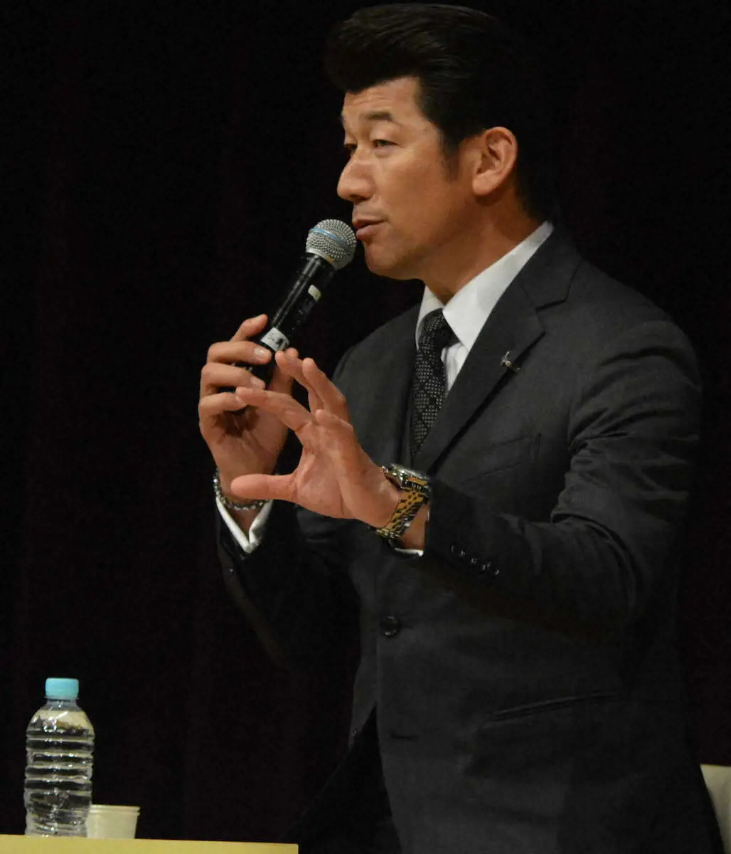 【画像・写真】DeNA番長、キャンプ中盤以降の大幅入れ替え予告！「競争の世界。ベテラン勢には合流伝えてある」