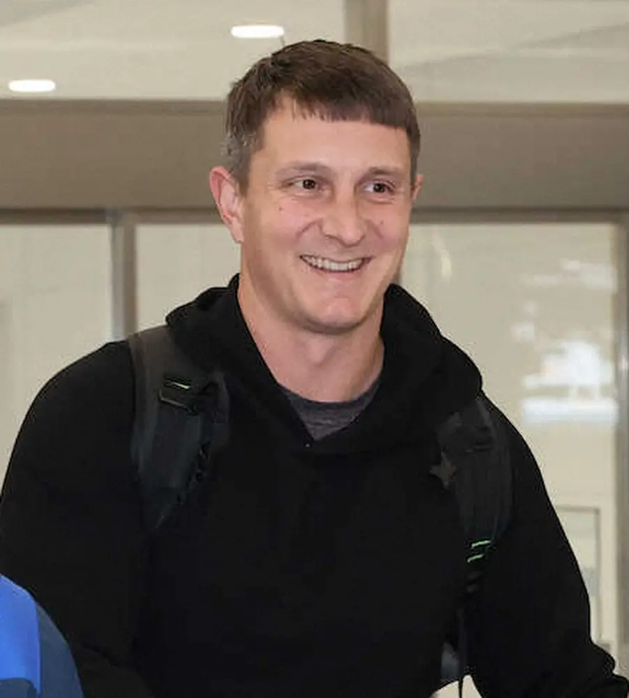 【画像・写真】中日・ディカーソンがナゴヤ球場室内で初練習