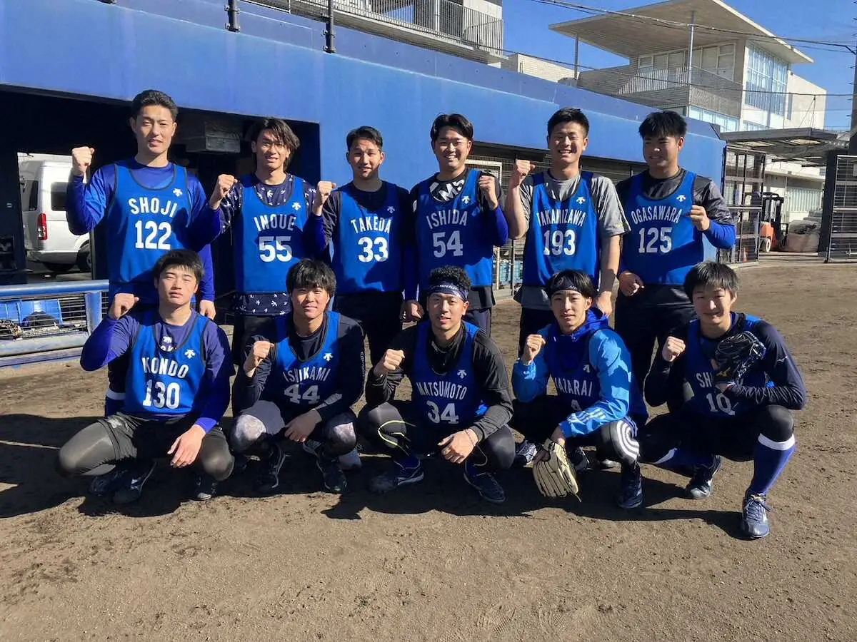 【画像・写真】DeNA新人合同自主トレ打ち上げ　ドラ1度会「最後までやりきれたのは一番よかった」
