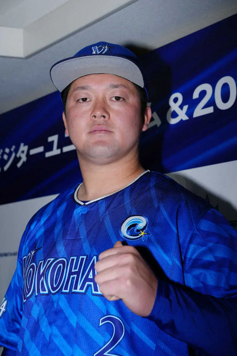 【画像・写真】DeNA　いざ出港「進化」のシーズン　異例の海上でスローガン＆新ビジターユニ発表