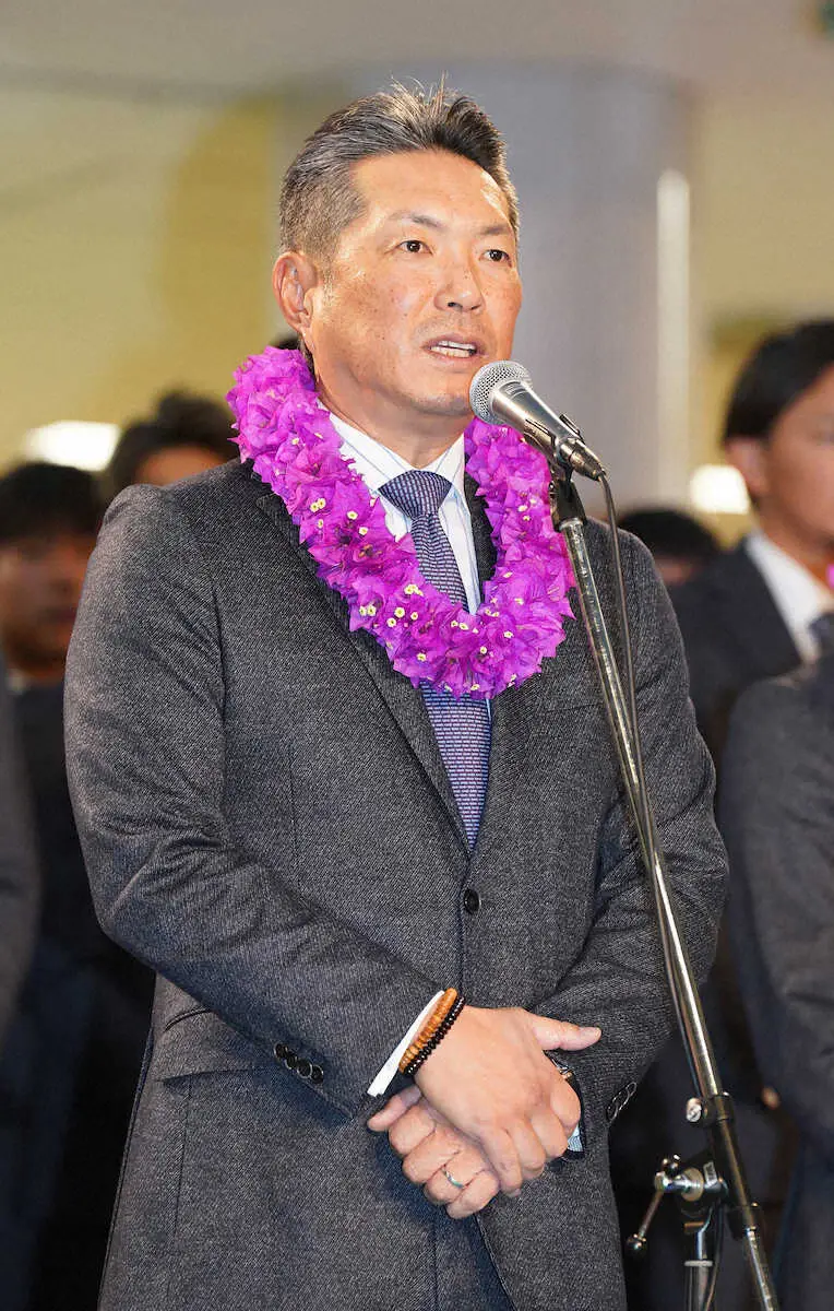 【画像・写真】ソフトバンク・小久保監督　キャンプイン前日に掲げた世界一の夢　「打倒・大谷」へ第一歩を踏み出す