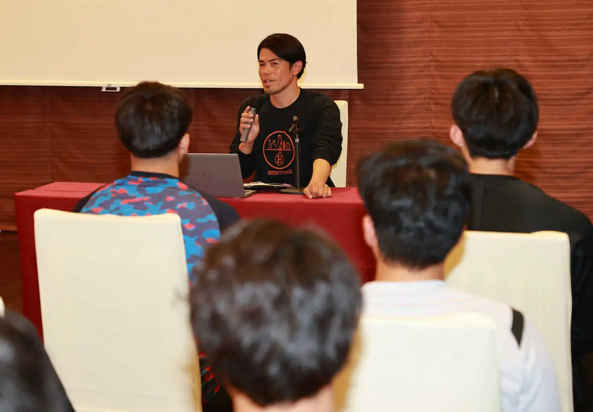 【画像・写真】楽天・今江新監督　いざ春季キャンプ「プロ1年目のときみたい」　開幕投手は「足元固めてから」