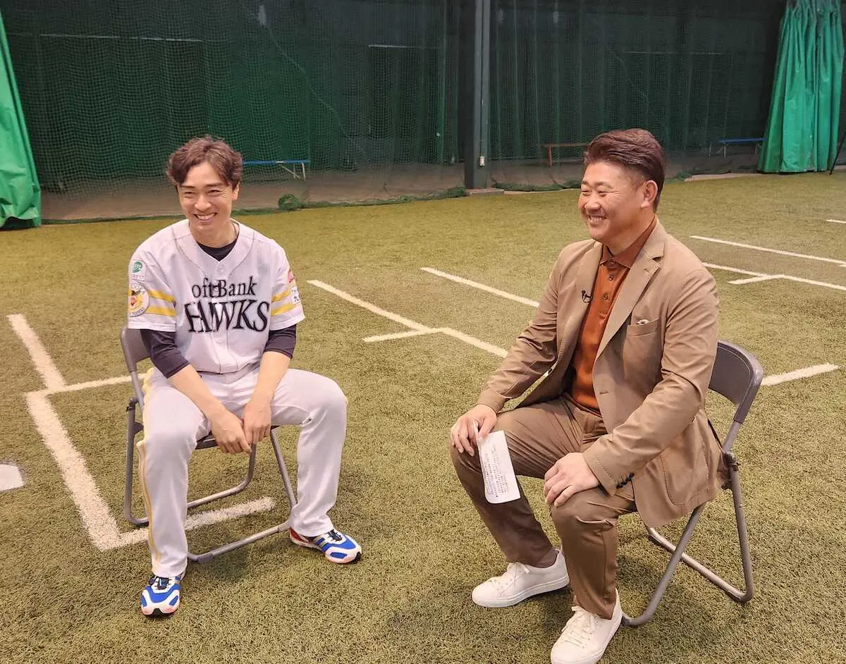 【画像・写真】松坂大輔氏　ソフトBキャンプで同学年の和田にインタビュー　1日「報ステ」でオンエア予定