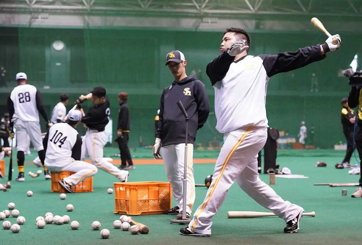 【画像・写真】ソフトバンク・山川穂高「いい勝負がしたい」人的補償で西武移籍の甲斐野とのやり取り明かす