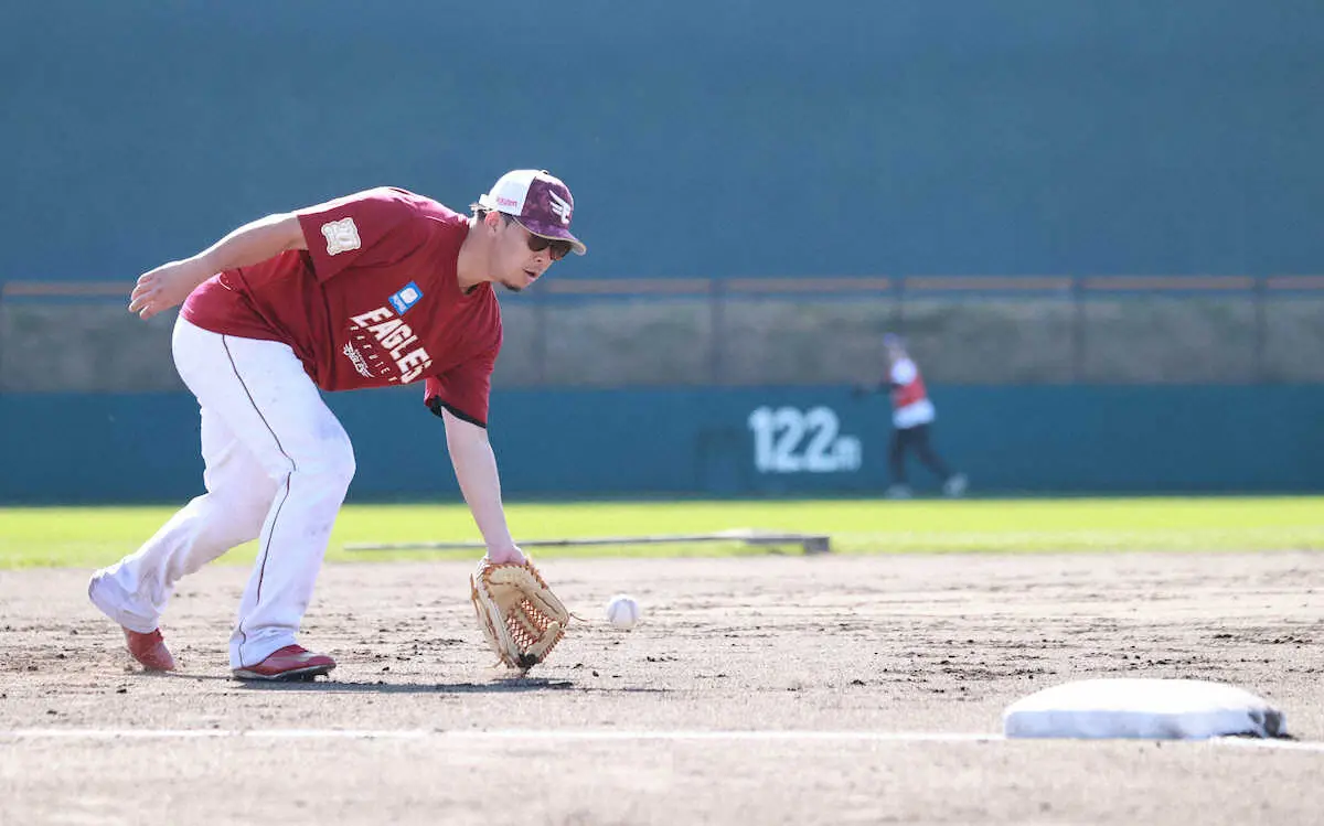 【画像・写真】楽天・野手キャプテンの浅村が意気込み　三塁守備に「慣れないといけない」
