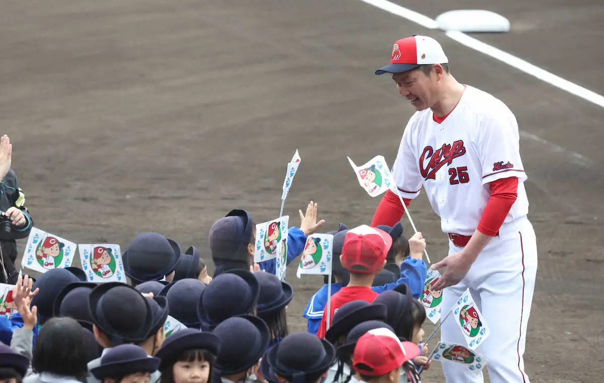 【画像・写真】球春到来！プロ野球キャンプ面白コメント集（1日目）…広島・新井監督「そっとしておいて」何を？