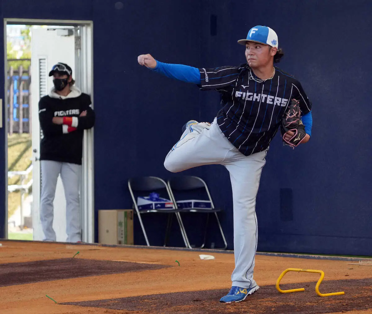 【画像・写真】日本ハムの開幕投手内定の伊藤大海　今キャンプ初ブルペン　45球投じ“スイーパー”も試投