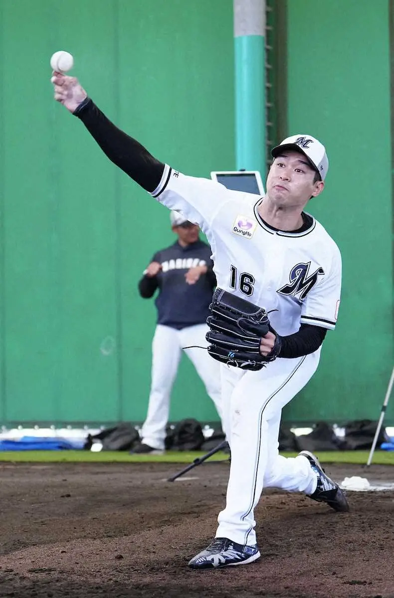 【画像・写真】侍ジャパン・井端監督　ロッテ・種市に「強さ、切れもある。仕上がりが抜群」石垣キャンプを視察