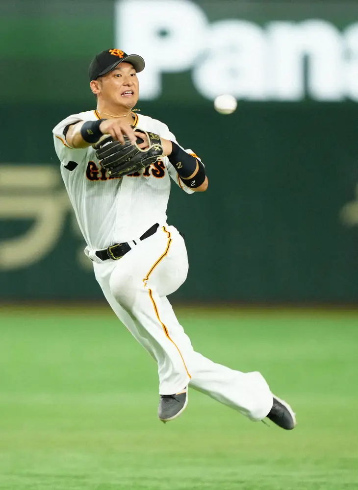 【画像・写真】巨人・吉川尚輝が29歳の誕生日　キャンプ地宮崎で後輩・萩尾がバースデーソングを熱唱