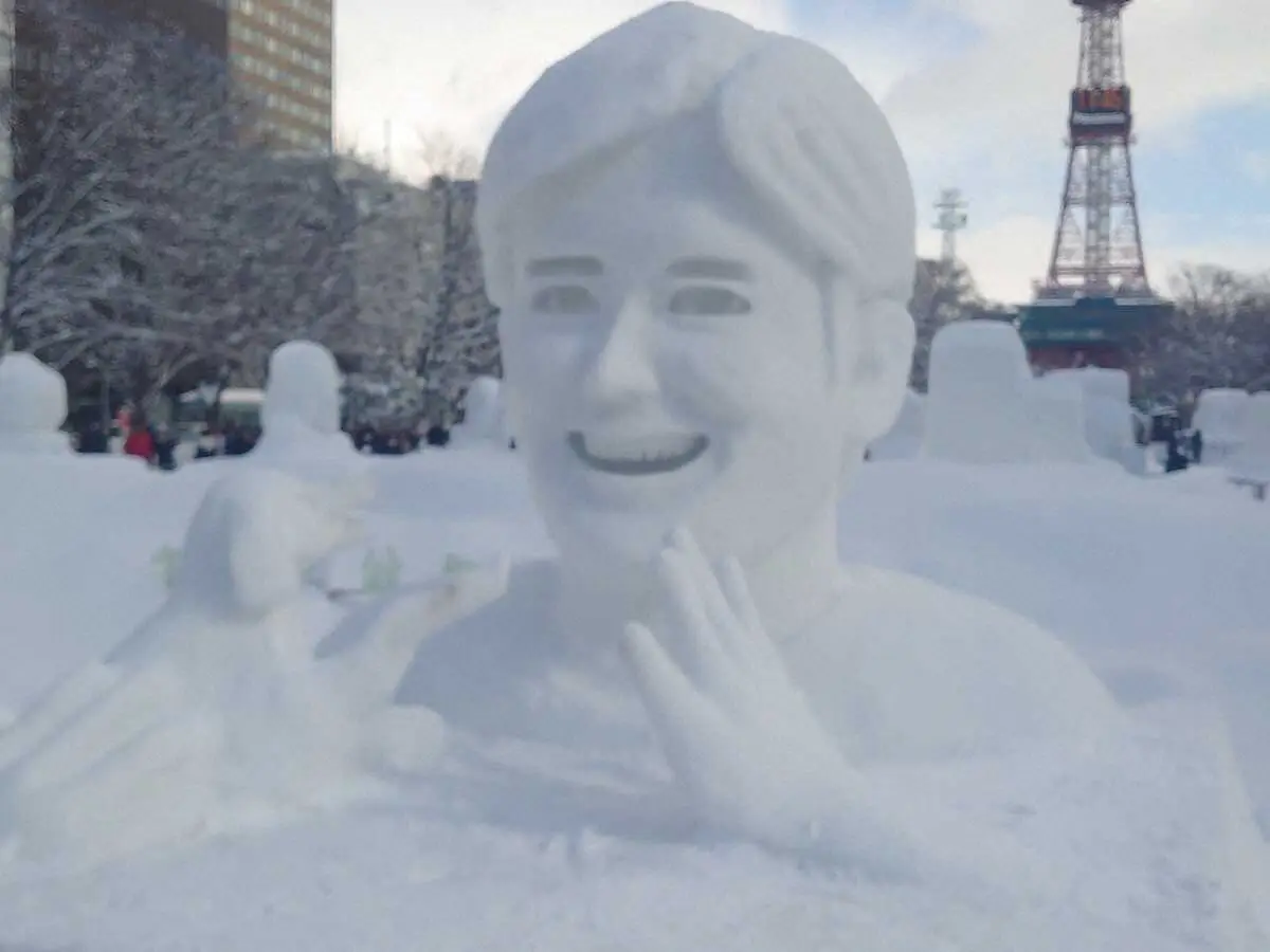 【画像・写真】ドジャース・大谷翔平と愛犬デコピンの雪像が大人気！　さっぽろ雪まつり最終日