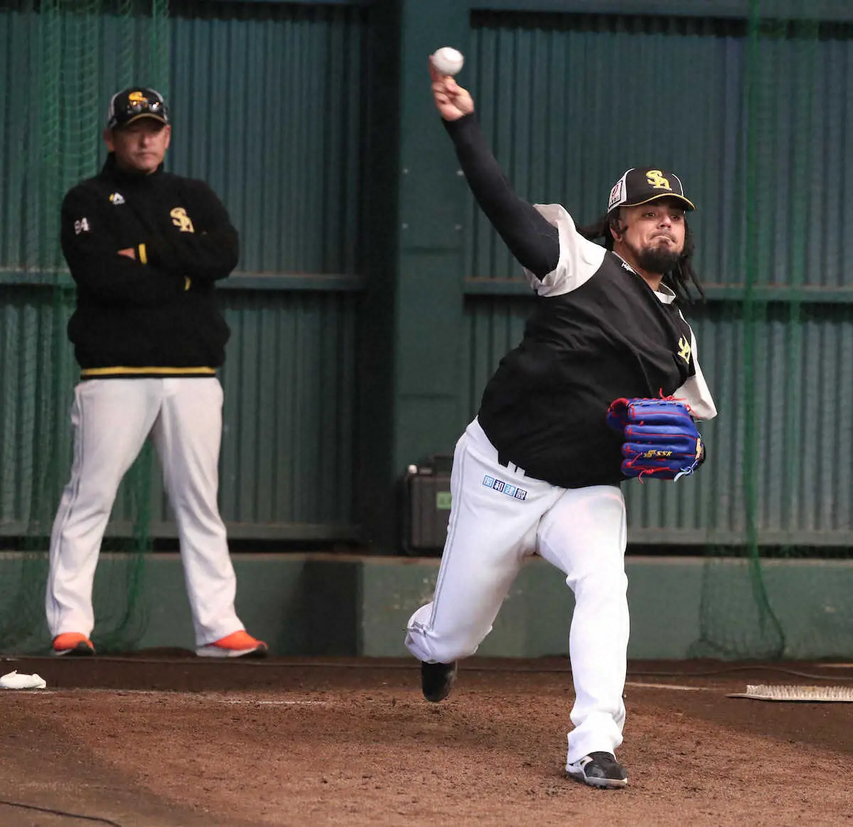 【画像・写真】ソフトB投手陣のお手本はオスナ　倉野コーチ「考え方も含めて凄い」