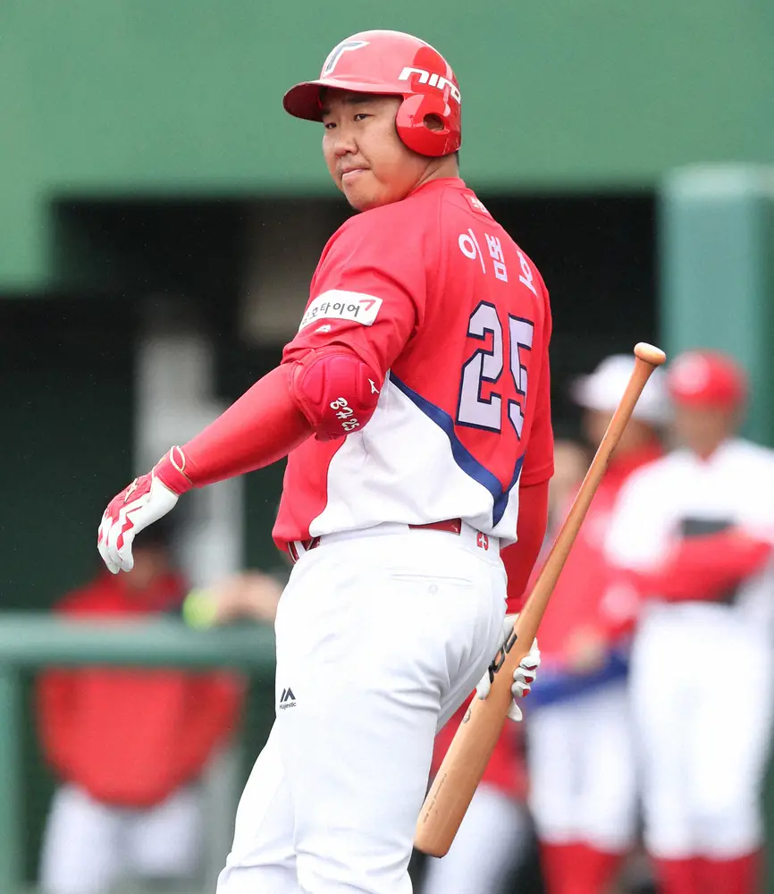 【画像・写真】韓国KIA新監督に元ソフトバンクのイ・ボムホ氏が就任　前監督は背任収賄容疑でキャンプ直前解任