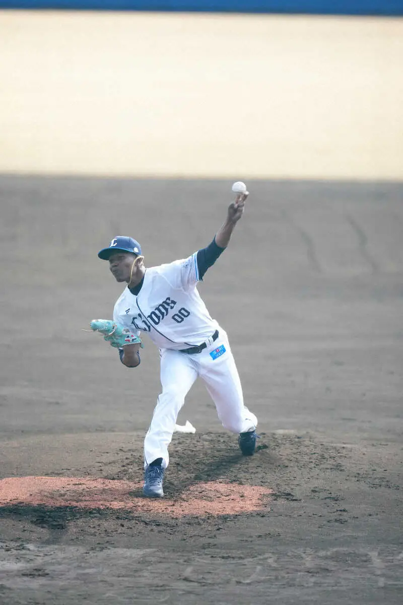 【画像・写真】西武新助っ人ヤンが初ライブBPで“幻惑投法”披露　3種類のリリースポイントから「全球種投げられる」