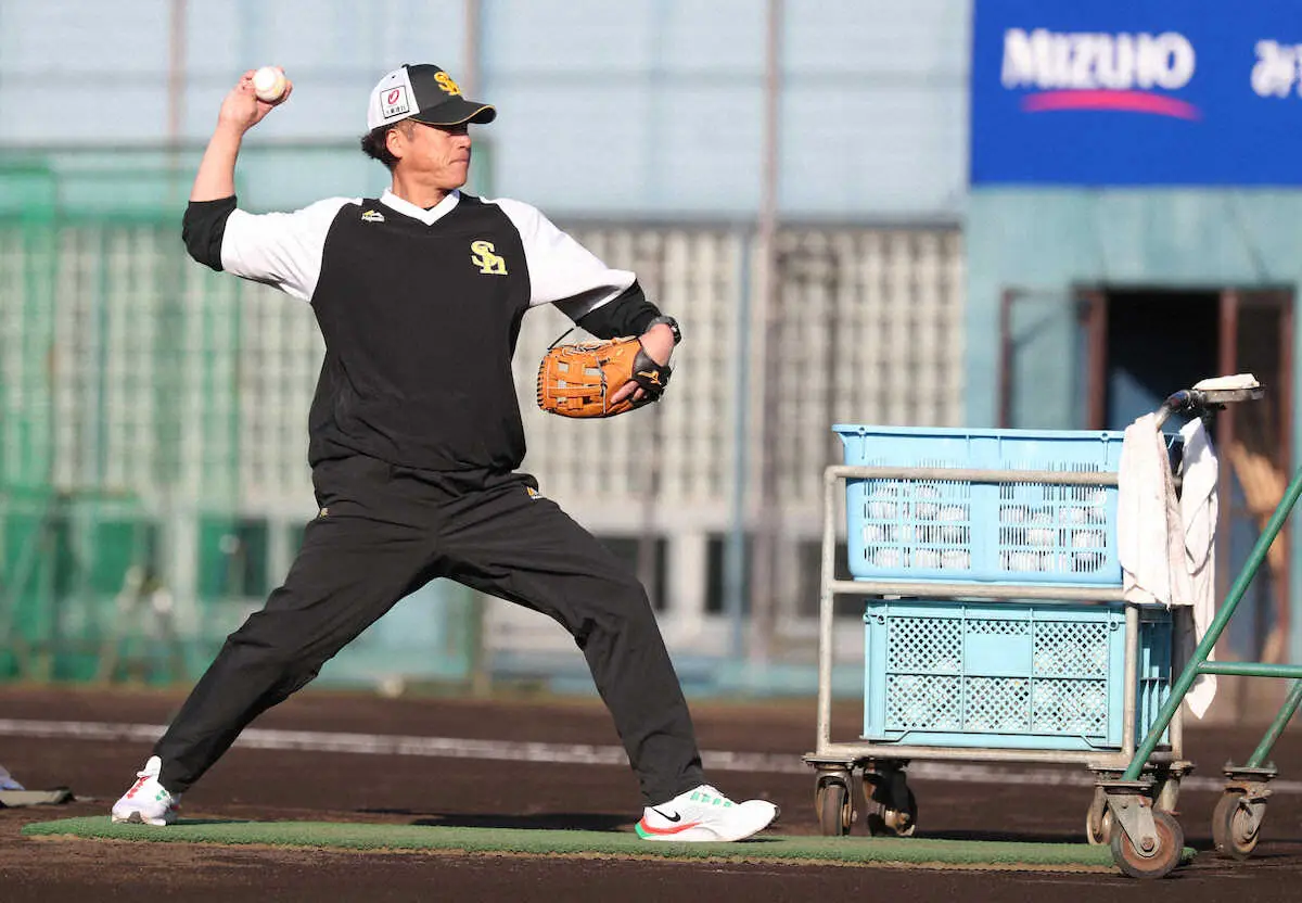 【画像・写真】【キャンプ隠しマイク】肩書き長すぎ!?ソフトバンク・城島SC「俺もかみそうなんよ」