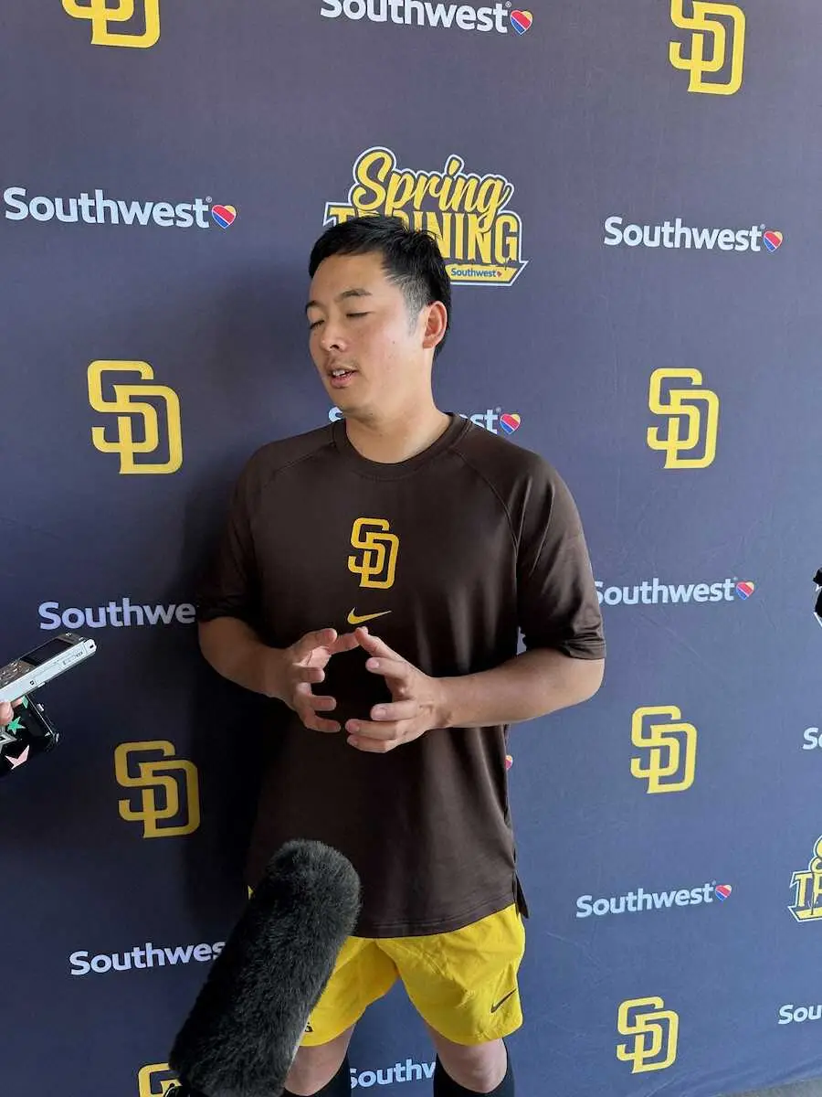 【画像・写真】松井裕樹「横目でずっと見ちゃいました」ダルビッシュと並んでのブルペン入りに感激　変化球交え37球