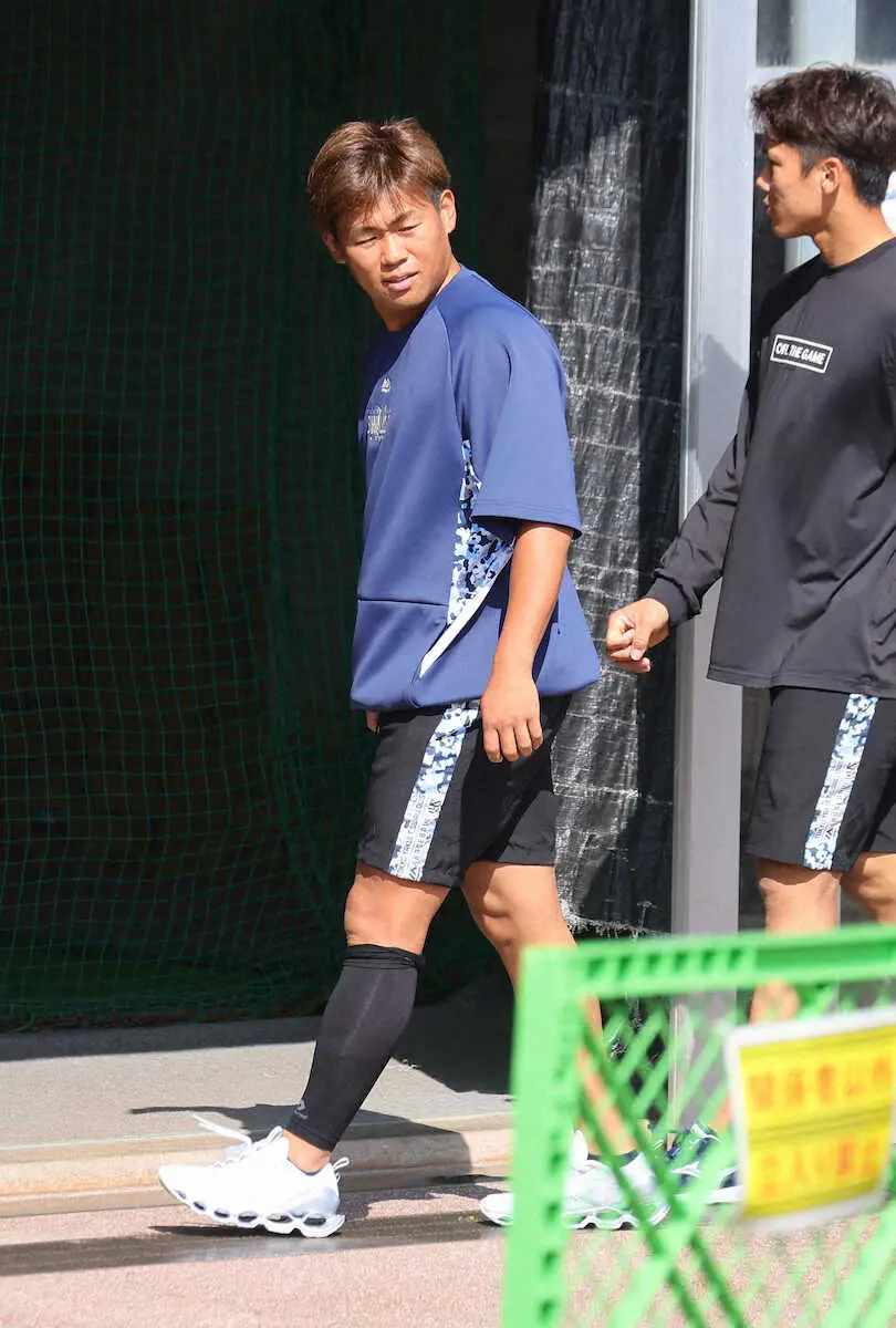 【画像・写真】ヤクルト・田口　左足にサポーター…2軍合流へ　下半身のコンディション不良