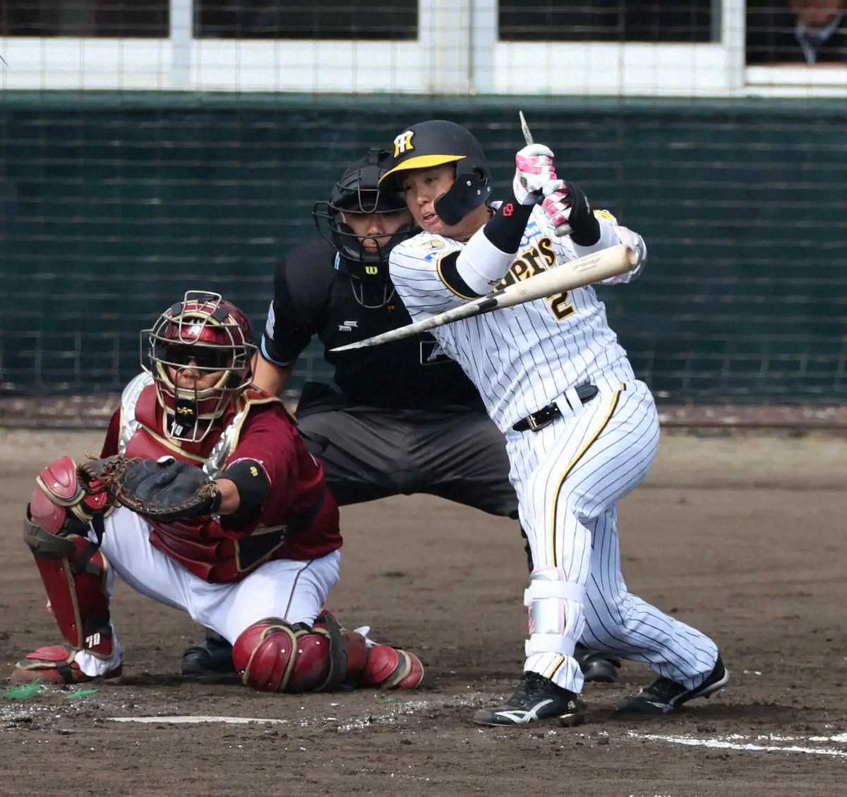 【画像・写真】阪神・梅野　バット折れても復活打　188日ぶりの対外試合「すべてにおいていい経験になりました」