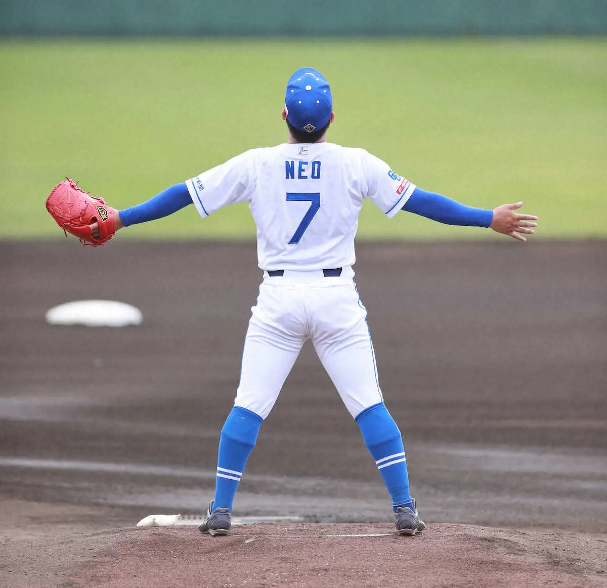 【画像・写真】中日・根尾　オープン戦初先発で4回5安打1失点　毎回走者背負い…好守にも助けられ、ピンチしのぐ