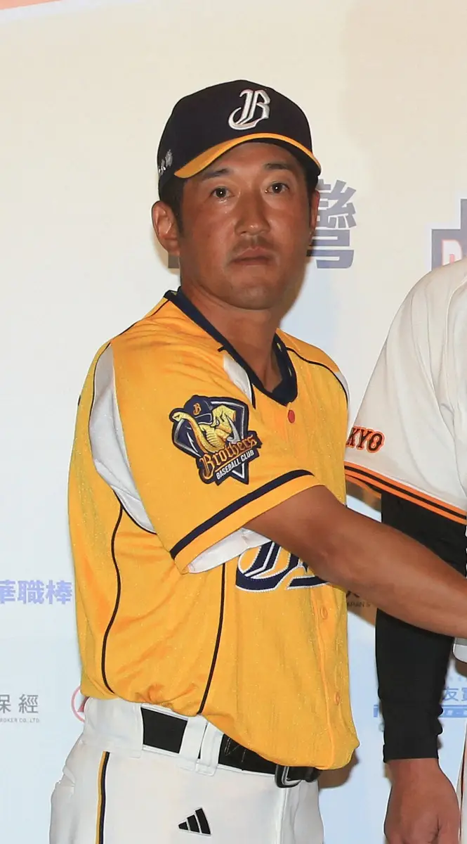 【画像・写真】巨人と対戦　台湾・中信の指揮官にSNSで驚きの続々　「日焼けを見ると涙でる」の声も