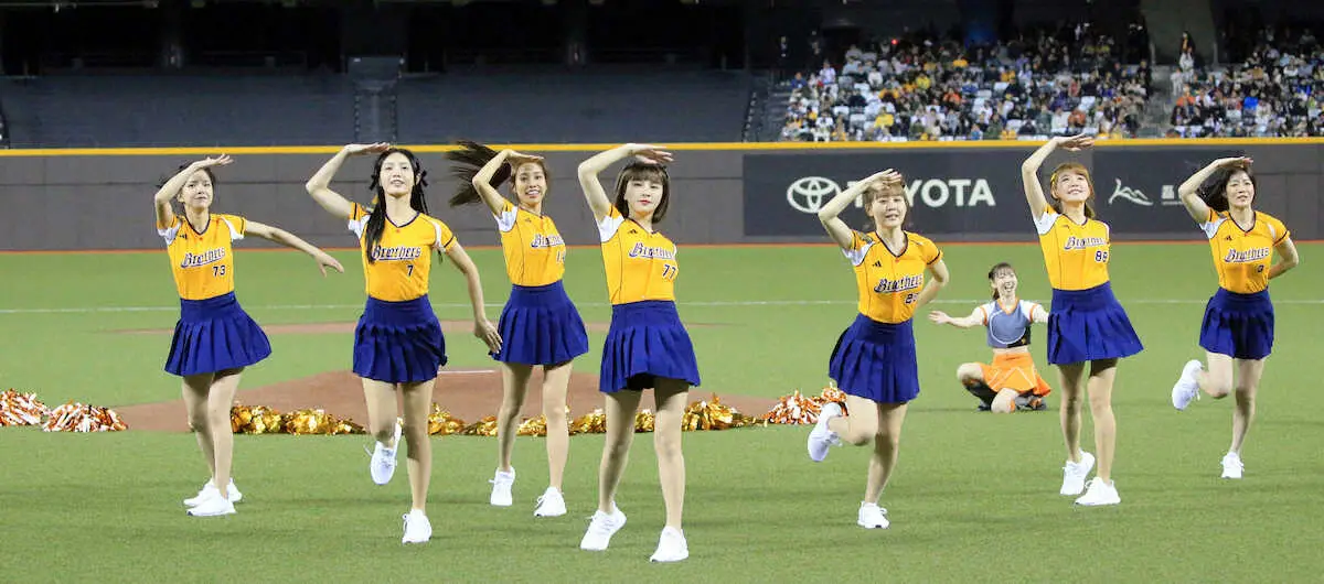 【画像・写真】巨人と対戦　台湾のチアにネット「最高」「もっと映して」「球のキレよりダンスのキレ」の声