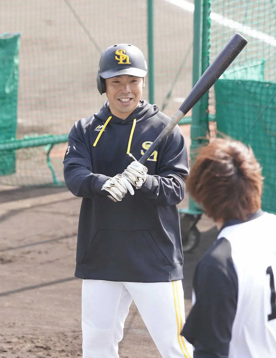 【画像・写真】ソフトバンク・近藤が狙う「祝砲」　日本ハム時代の後輩・大谷へ「ささげる一発を」